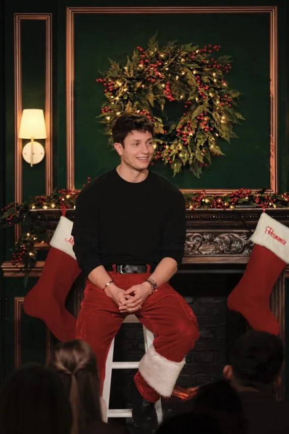 Matt Rife: Unwrapped: A Christmas Crowd Work Special